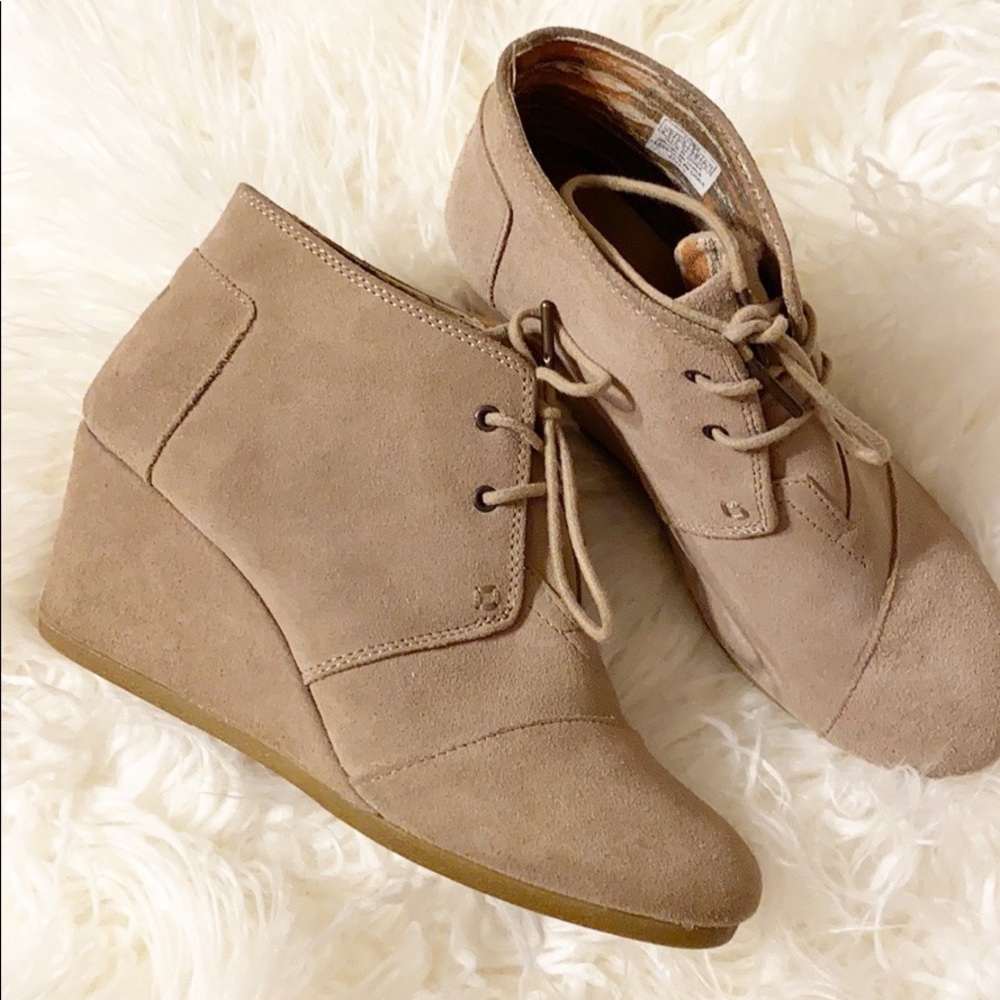 Tan suede toms wedges 8 1/2